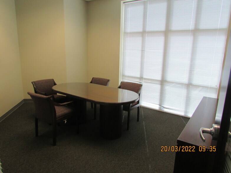 18940 S Tamiami Trl, Fort Myers, FL for lease - Interior Photo - Image 2 of 29