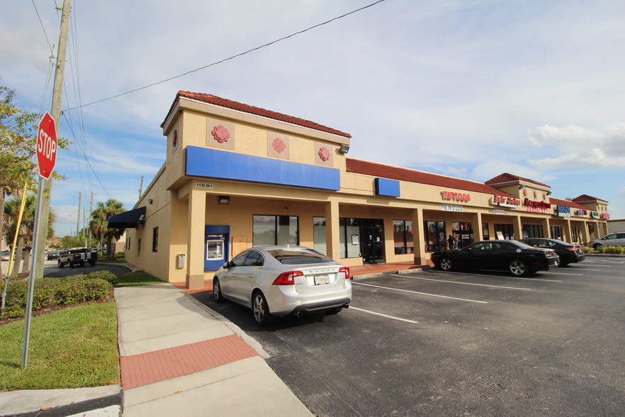 11681 S Orange Blossom Trl, Orlando, FL for lease - Primary Photo - Image 1 of 18