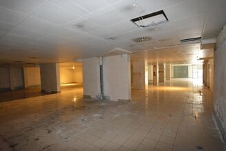 Retail in Igualada, Barcelona for lease Interior Photo- Image 2 of 12