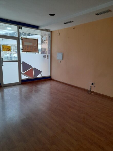 Retail in Cáceres for sale - Building Photo - Image 2 of 5