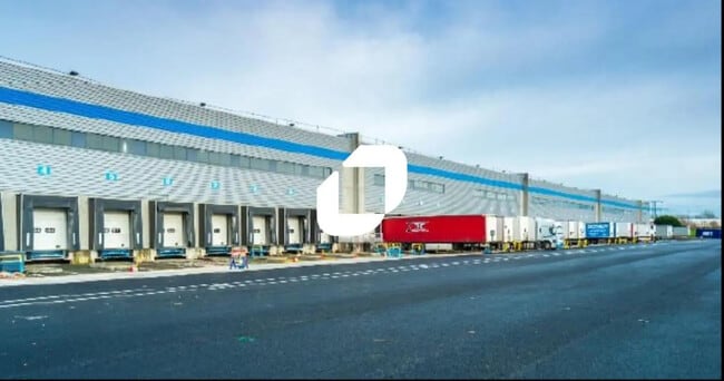 Location Entrepôt 9 770 m²