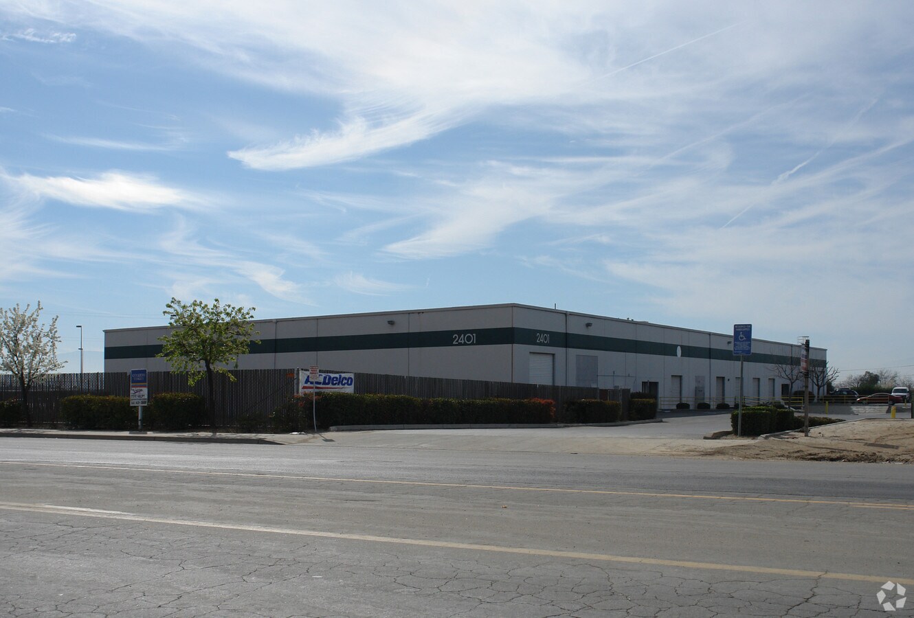 2401 E Brundage Ln, Bakersfield, CA 93307