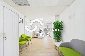 Office in Baillargues for sale Interior Photo- Image 1 of 9