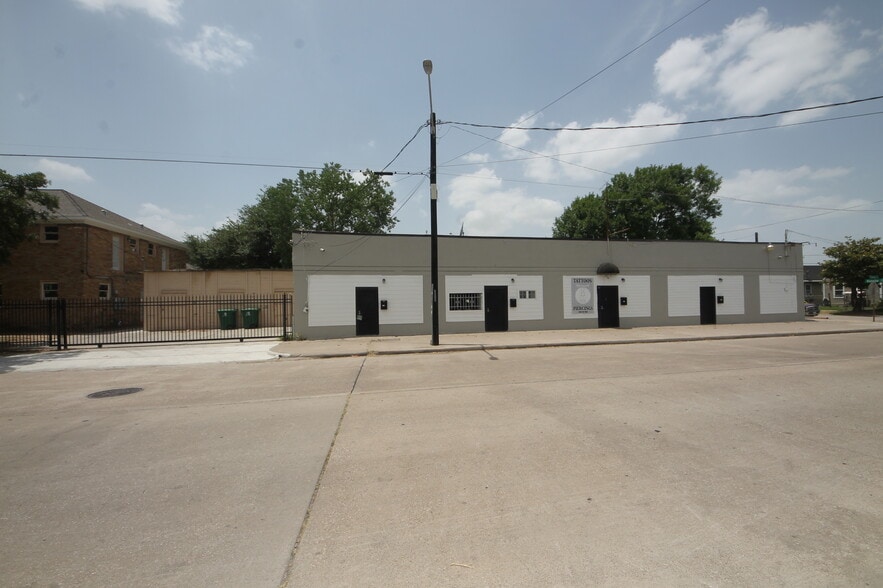 4202 Canal St, Houston, TX for lease - Building Photo - Image 1 of 19