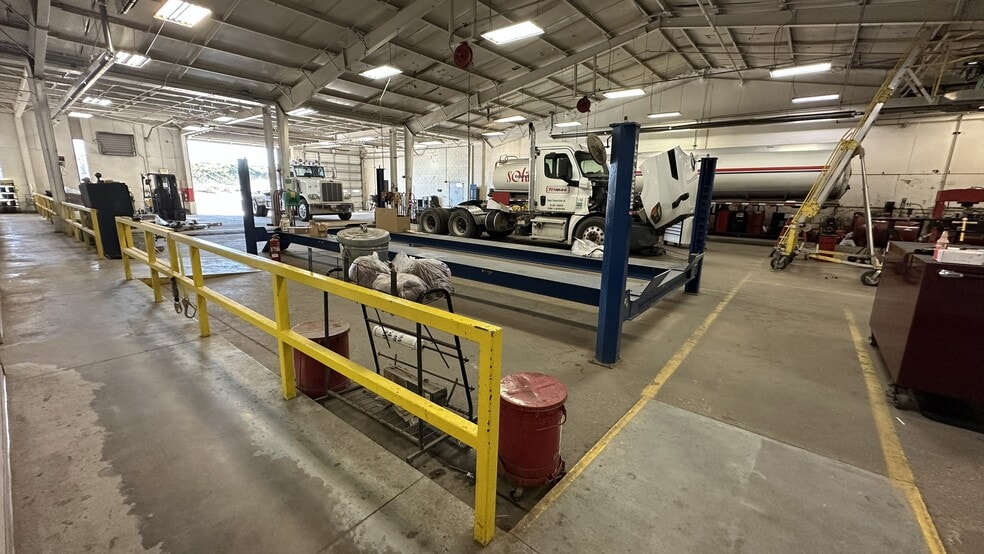2600 2nd Ave, Greeley, CO for sale - Interior Photo - Image 3 of 9