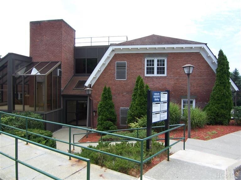 2 Stowe Rd, Peekskill, NY for sale - Building Photo - Image 3 of 33