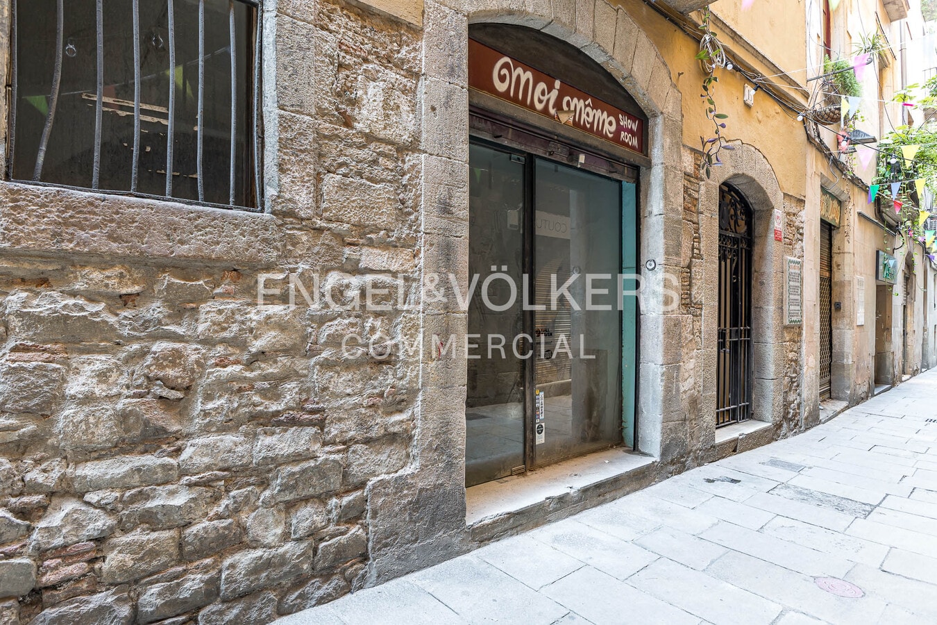 Barcelona, BAR 08002 - Unit 1 y 2 -  - Interior Photo - Image 1 of 15