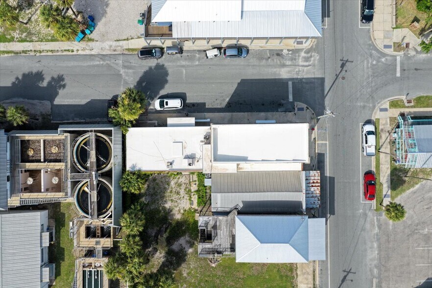 7050 C St, Cedar Key, FL for sale - Building Photo - Image 2 of 5