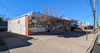 720-726 Mola Boulevard - Convenience Store