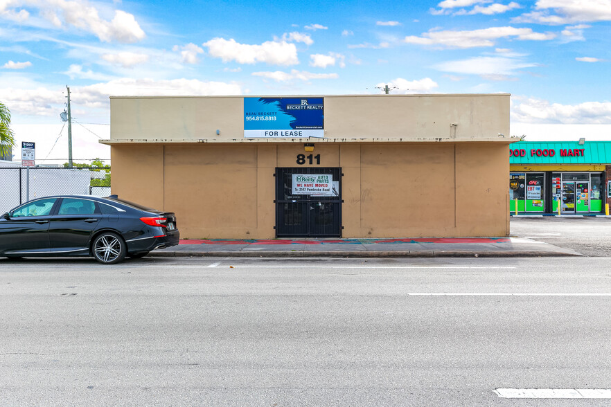 811 S 21st Ave, Hollywood, FL for lease - Building Photo - Image 1 of 25