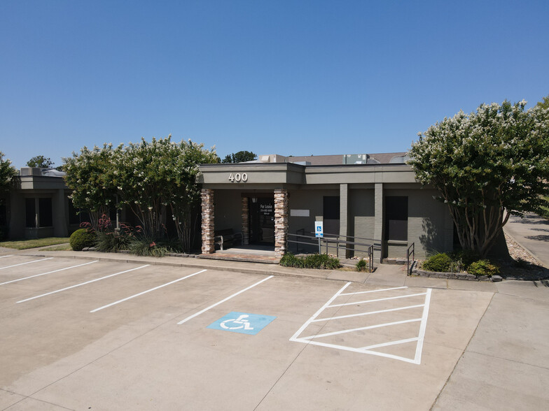 400 S Carroll Blvd, Denton, TX for lease - Building Photo - Image 2 of 16