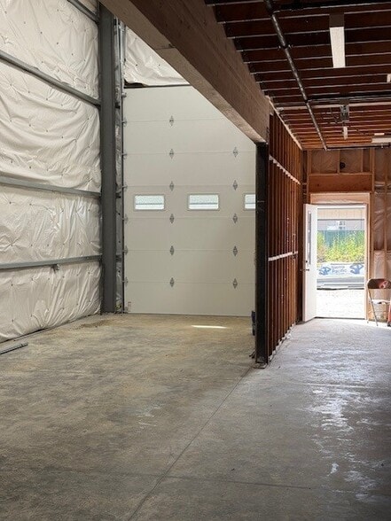 2001 Henson Rd, Mount Vernon, WA for sale - Building Photo - Image 2 of 4