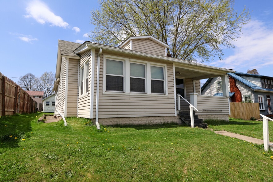 313 Main St, Ford City, PA for sale - Primary Photo - Image 1 of 1