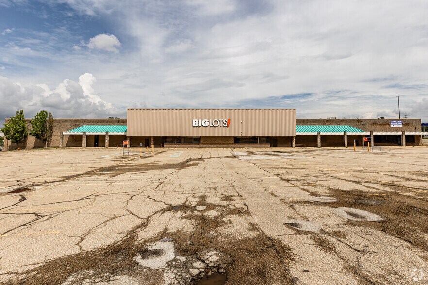 7005 Clairton Rd, West Mifflin, PA for sale - Building Photo - Image 3 of 5