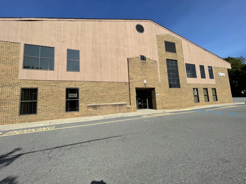 5920 Hamilton Blvd, Allentown, PA for lease - Building Photo - Image 2 of 2