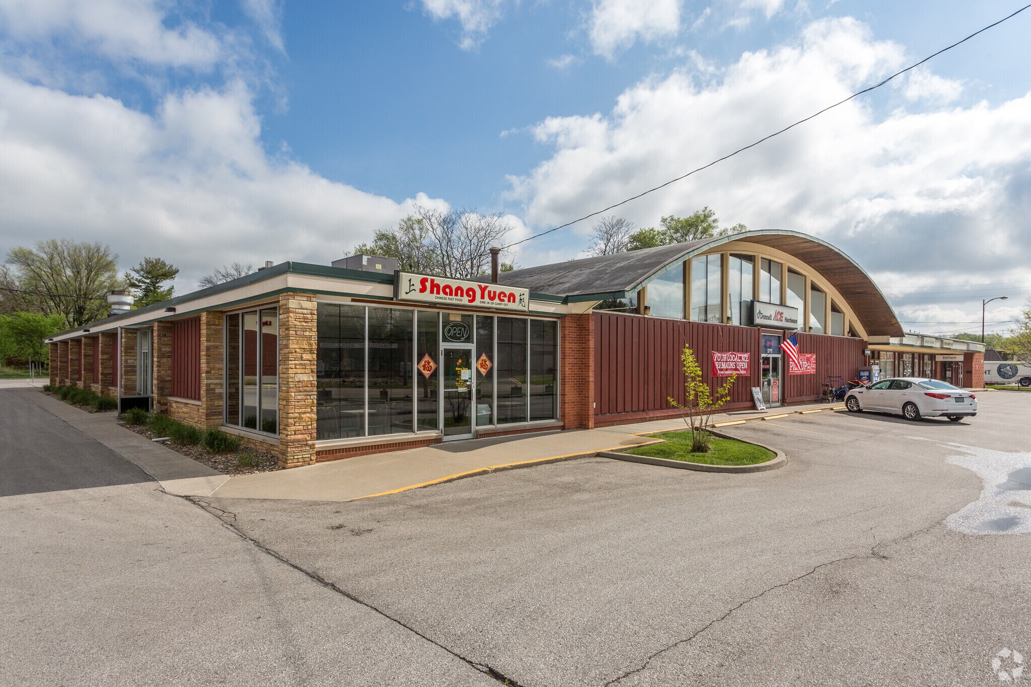 5701-5717 Hickman Rd, Des Moines, IA for sale Primary Photo- Image 1 of 1