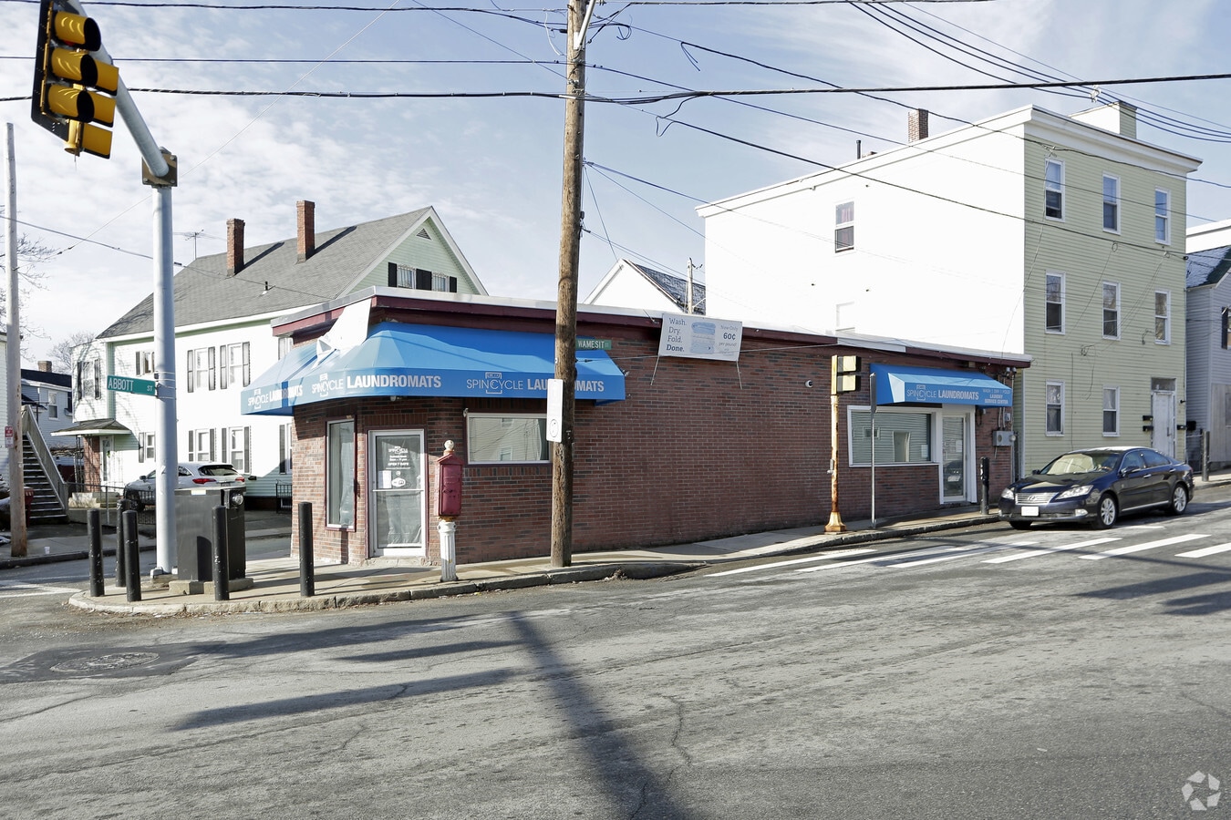 5557 Wamesit St, Lowell, MA 01852