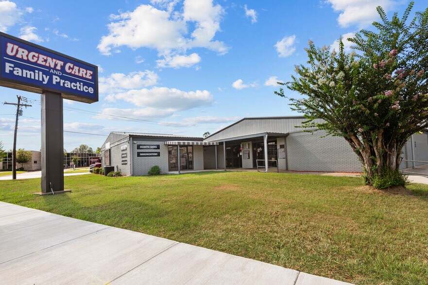 492-494 Spring Hill St, Jasper, TX for sale - Building Photo - Image 1 of 1