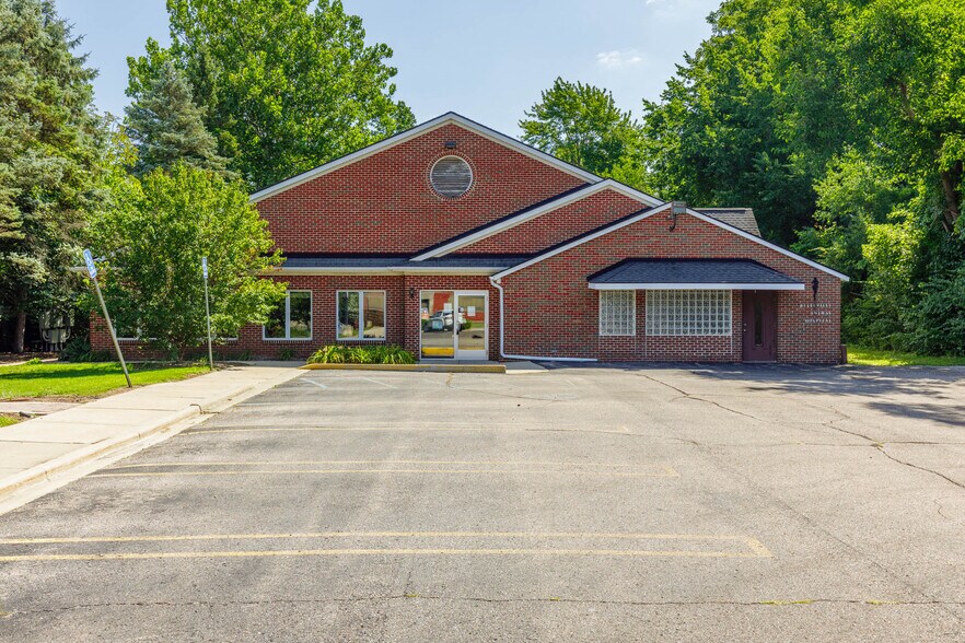 437 Sumpter Rd, Belleville, MI 48111