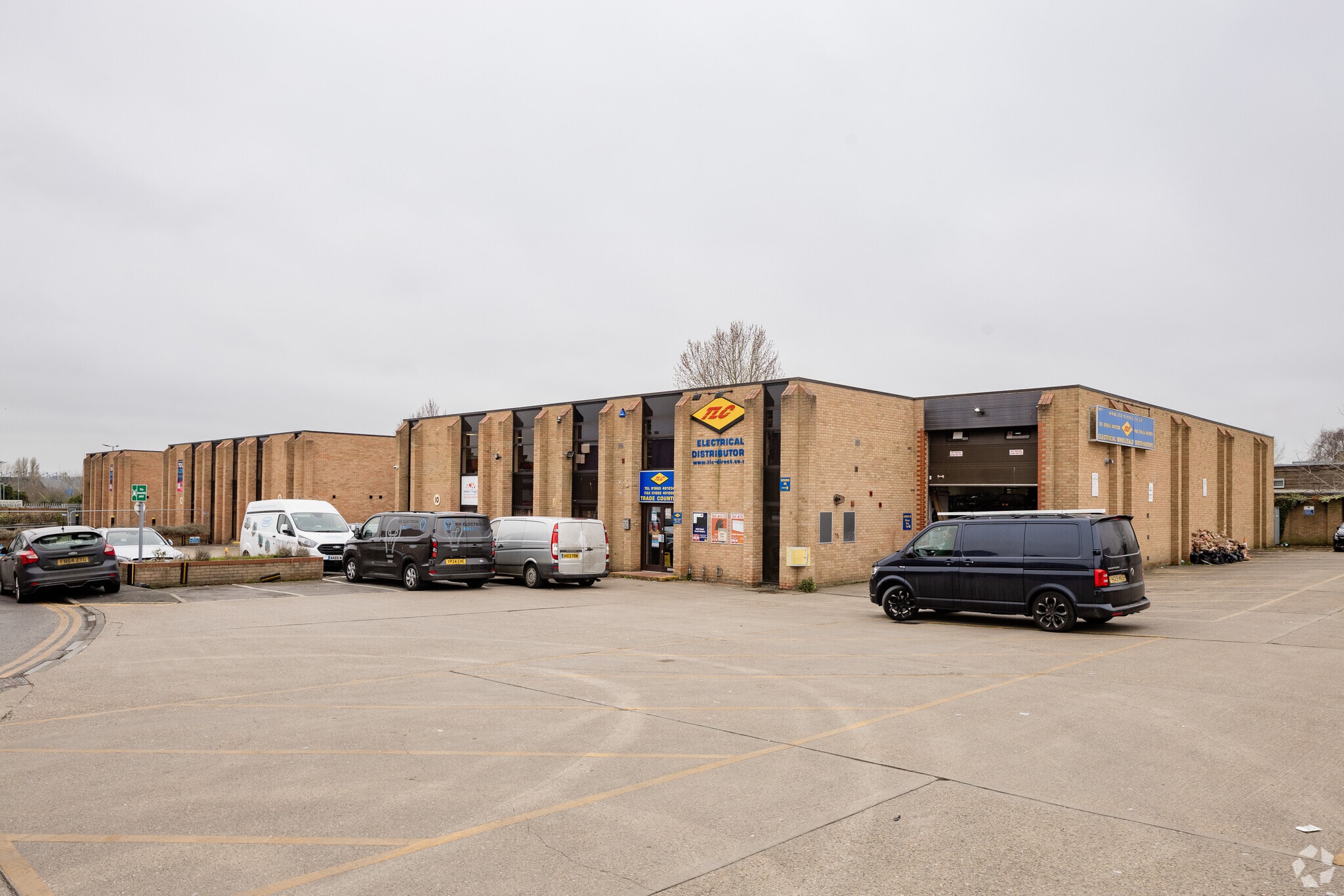 Ledgers Clos, Oxford for lease Primary Photo- Image 1 of 3