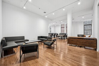 156 Fifth Ave, New York, NY for lease Building Photo- Image 2 of 9