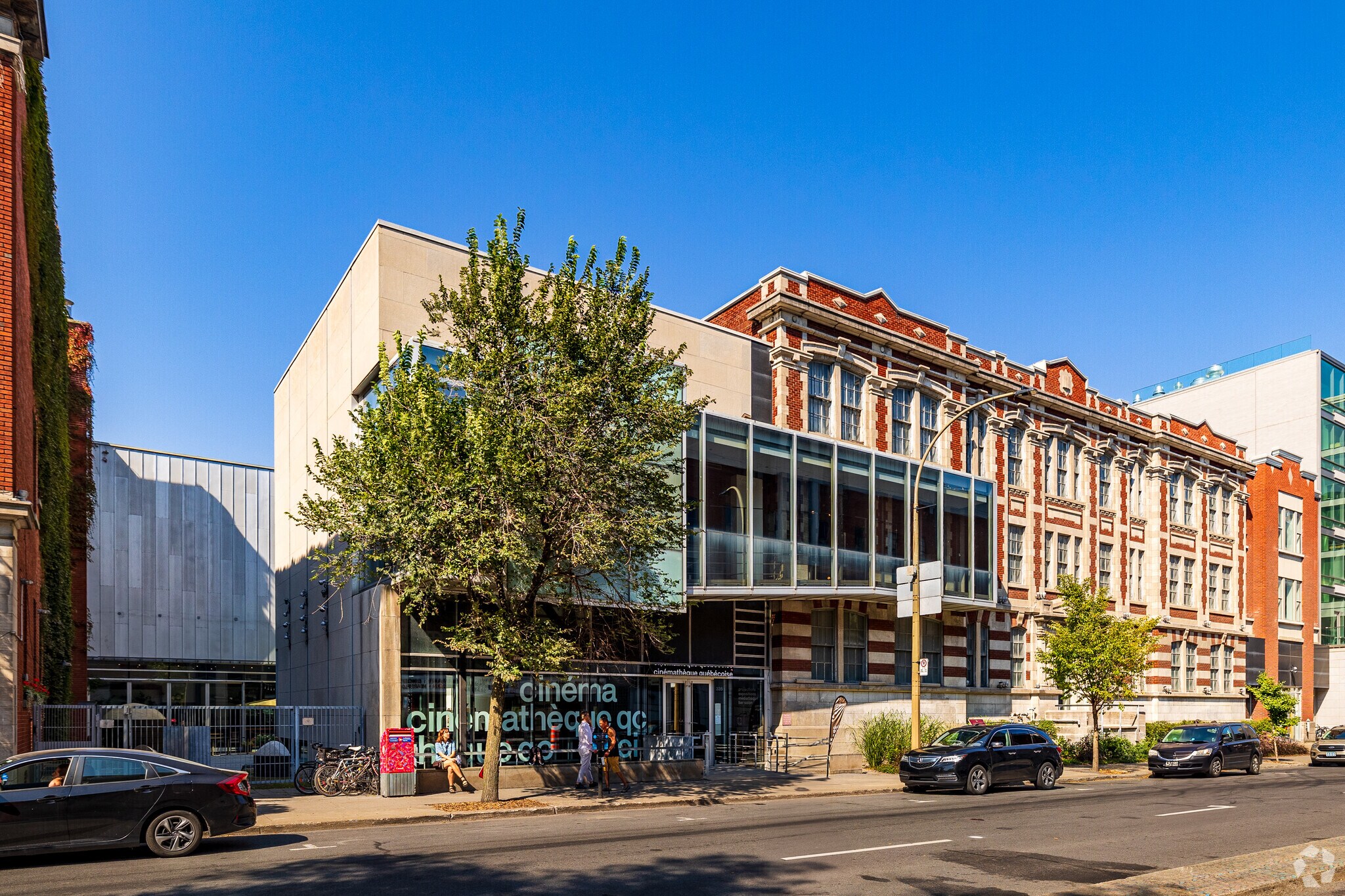 335-345 Boul De Maisonneuve E, Montréal, QC for lease Primary Photo- Image 1 of 5