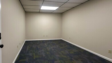 2095 S Main St, Waterbury, CT for lease Interior Photo- Image 2 of 3