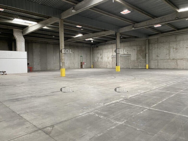 Industrial in Corbas for lease - Interior Photo - Image 3 of 9