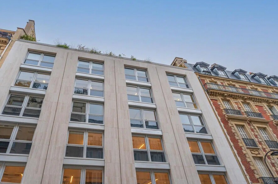 18 Rue Jean Giraudoux, Paris for lease - Building Photo - Image 2 of 3