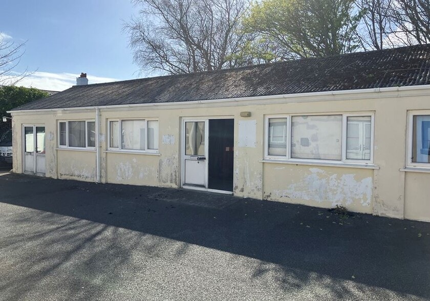 Les Grippios, Guernsey for lease - Building Photo - Image 2 of 6