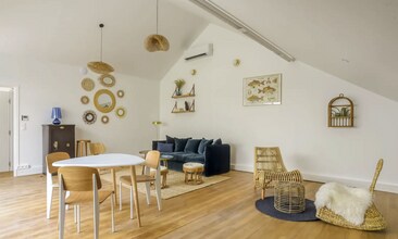 Coworking Space in Paris for lease Interior Photo- Image 2 of 11