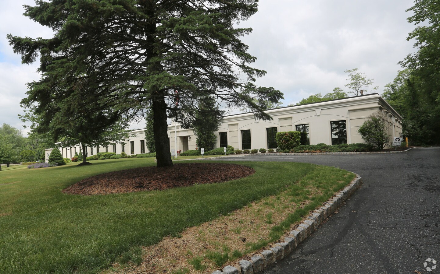 54 Horsehill Rd, Cedar Knolls, NJ 07927 Omland Professional Bldg