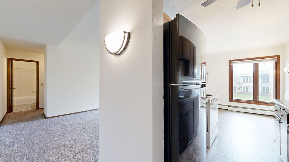 8949 Old Cedar Ave S, Bloomington, MN for sale - Matterport 3D Scan - Image 2 of 50