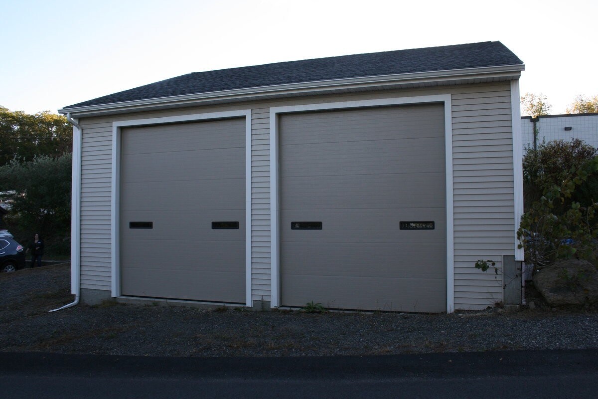 633 Arnold Rd, Coventry, RI 02816