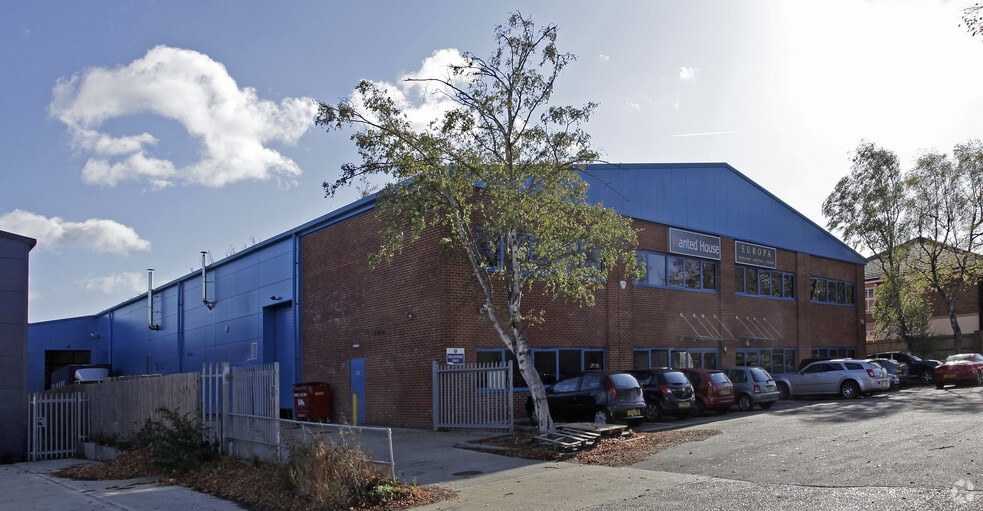 3-4 Maxted Rd, Hemel Hempstead for sale - Building Photo - Image 1 of 1