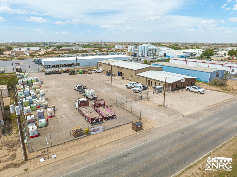 2415 E Highway 80, Midland, TX for lease - Building Photo - Image 3 of 10