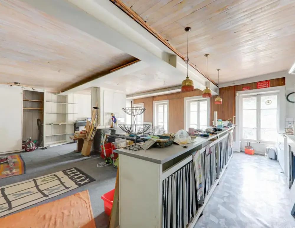 4 Rue Royale, Lyon, RHO 69001 - Unit 5.1 - - Interior Photo - Image 1 of 4