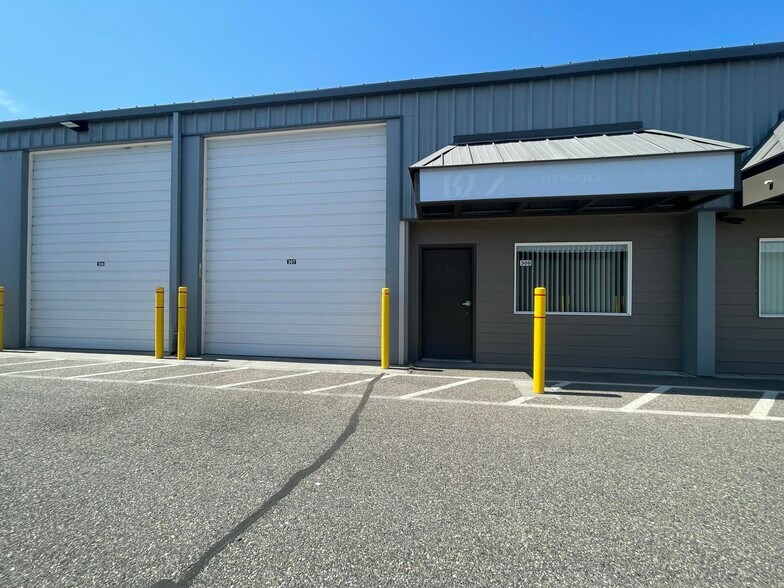 6223 W Deschutes Ave, Kennewick, WA for lease - Building Photo - Image 2 of 9