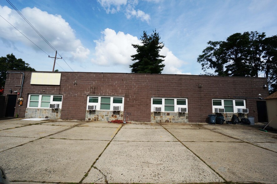 114-116 Anderson St, Hackensack, NJ for lease - Building Photo - Image 2 of 8