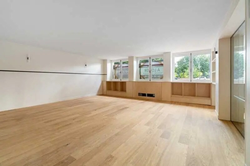 Office in Paris for lease - Interior Photo - Image 2 of 45