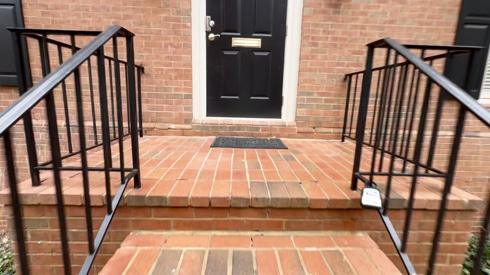 151 Village Pky NE, Marietta, GA for lease - Commercial Listing Video - Image 2 of 14