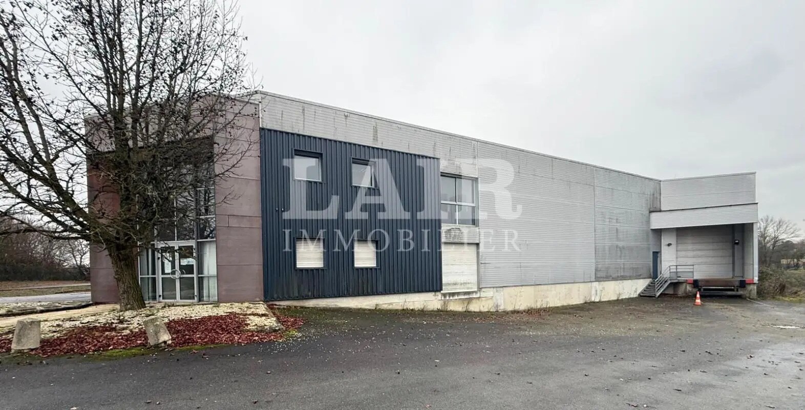Industrial in Laval for lease Building Photo- Image 1 of 2