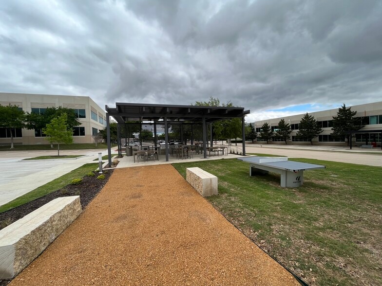 7979 N Belt Line Rd, Irving, TX for lease - Building Photo - Image 1 of 22