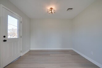 6124 Lexington Ct, Virginia Beach, VA for lease Building Photo- Image 2 of 18