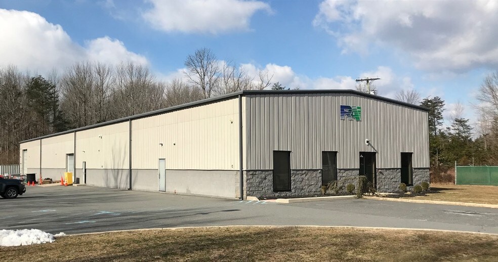 105 Blackwood Barnsboro Rd, Sewell, NJ 08080