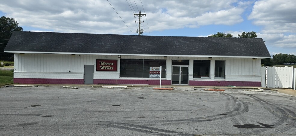 604 G L Smith St, Morgantown, KY for lease - Primary Photo - Image 1 of 5