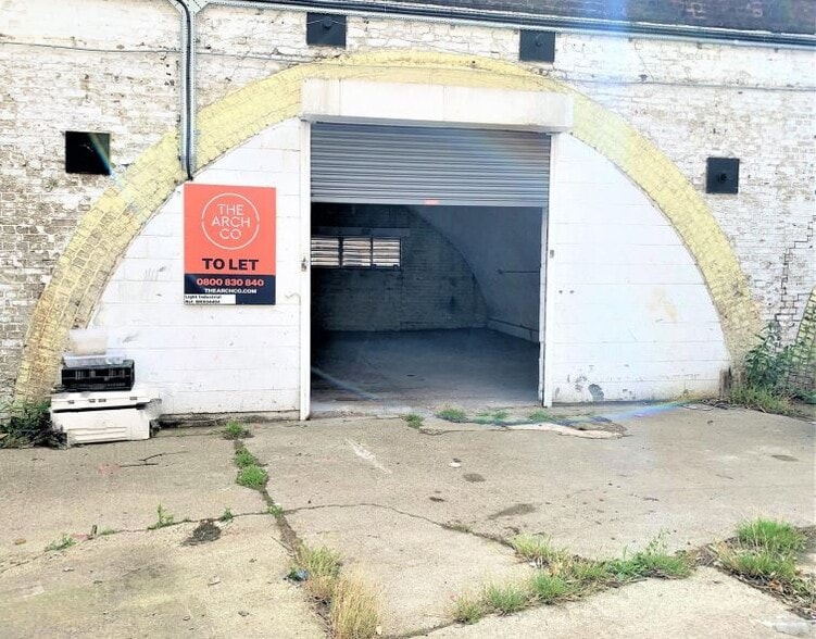 593-599 Nursery Rd, London for lease - Primary Photo - Image 1 of 1