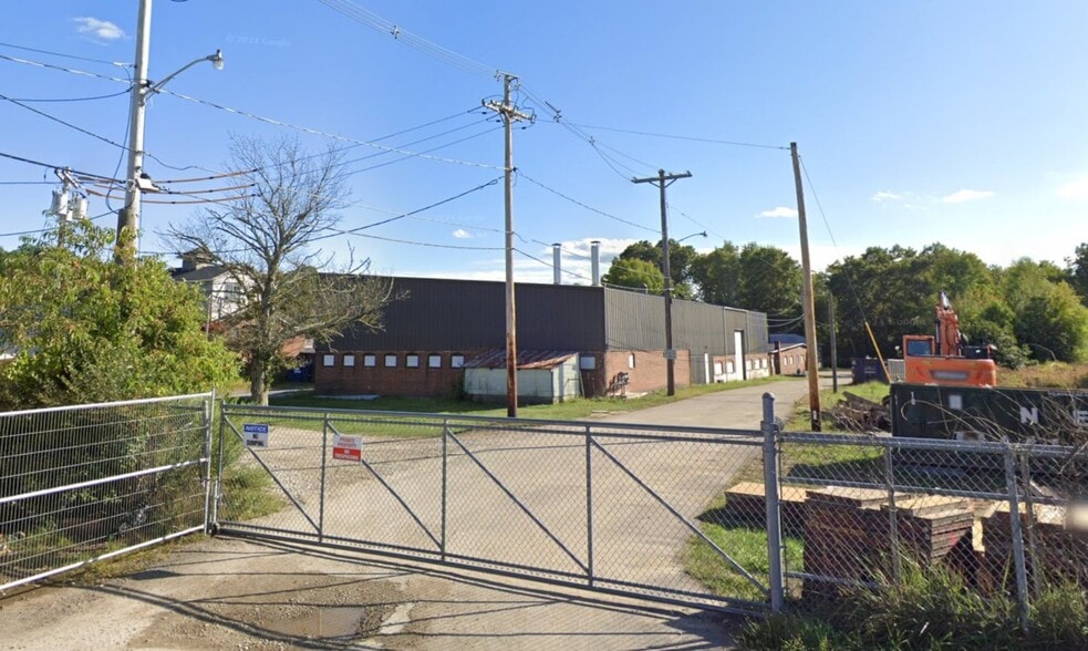 740 W Water St, Taunton, MA for sale - Primary Photo - Image 1 of 2