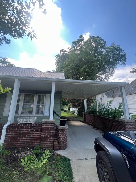 505 Grace Ave, Sevierville, TN for lease - Building Photo - Image 2 of 8