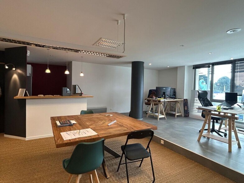 Office in Lorient for sale - Interior Photo - Image 3 of 12